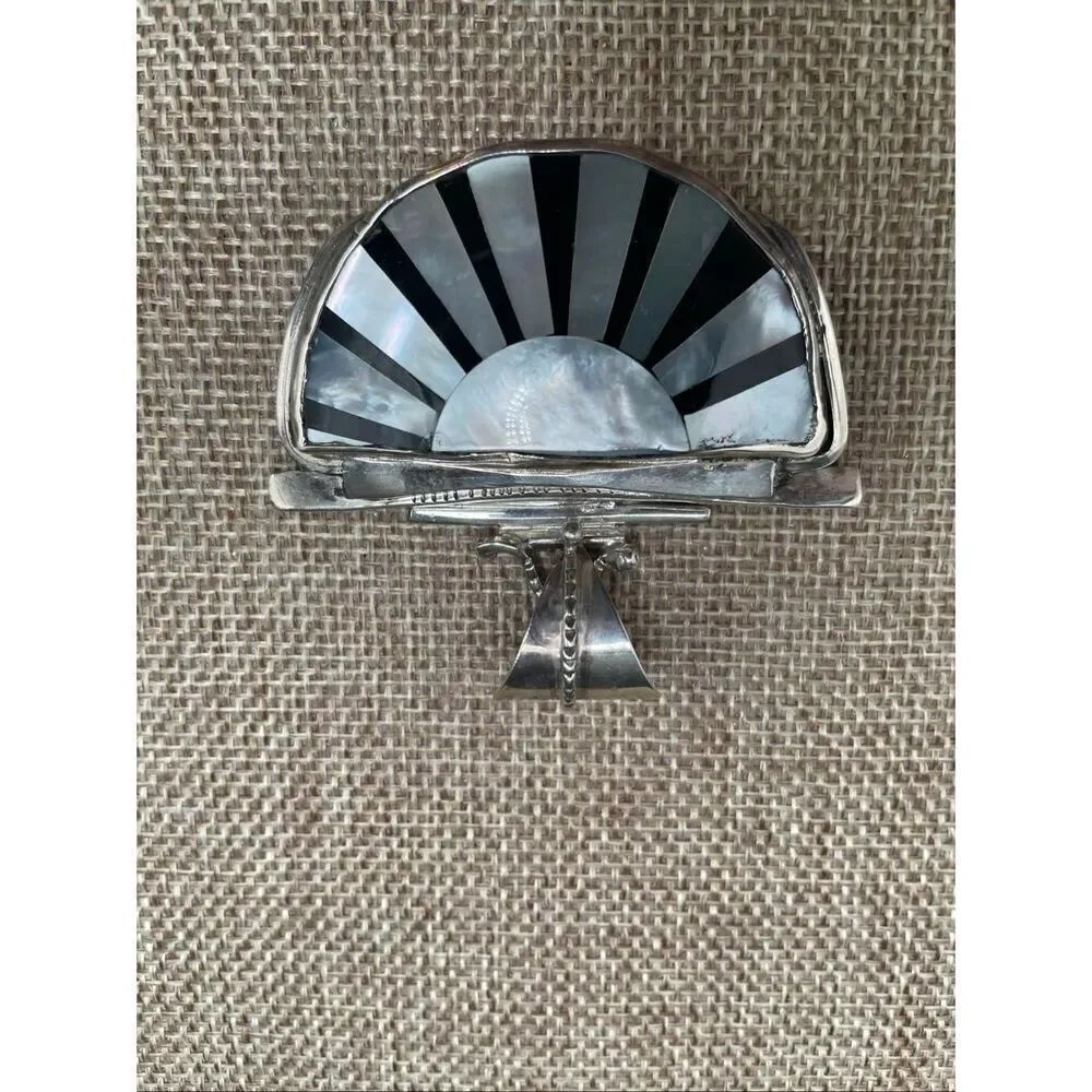 Vintage Native American Zuni Sterling Silver Sunburst Pendant/Brooch – Mother of